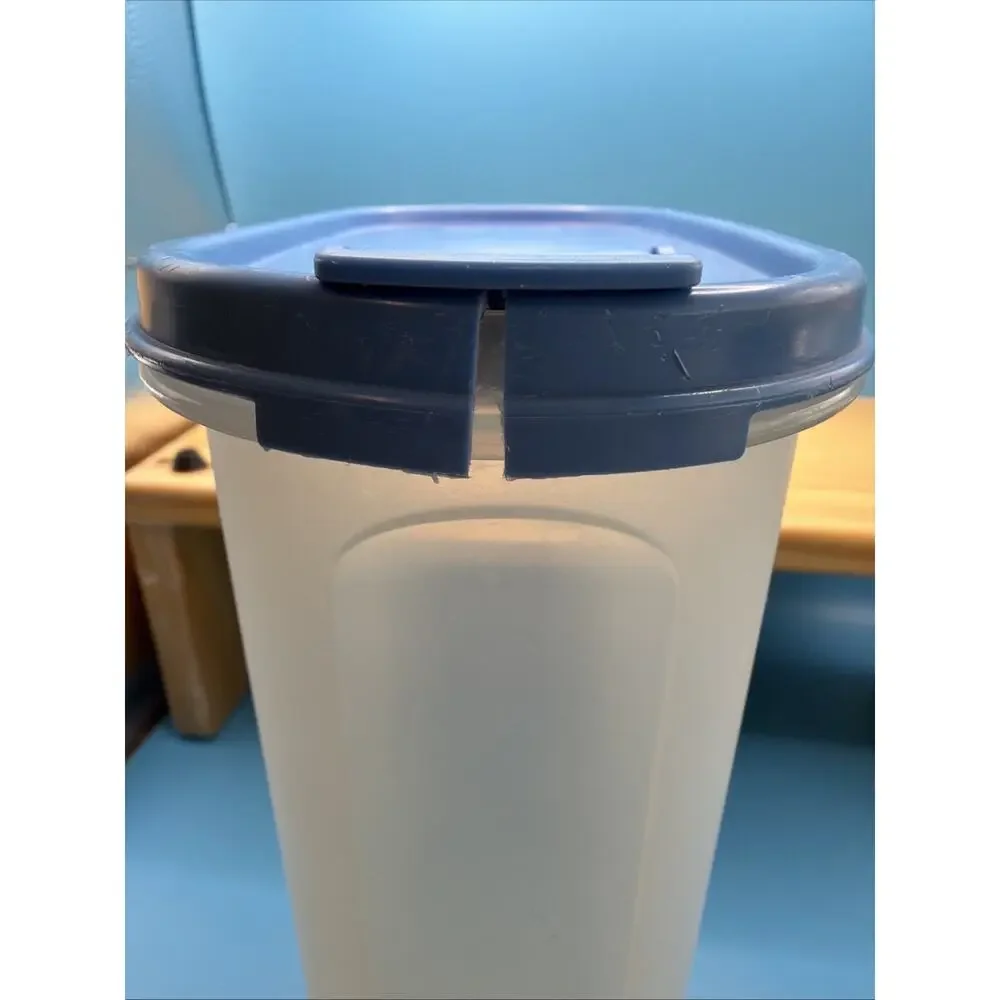 Tupperware storage 1614